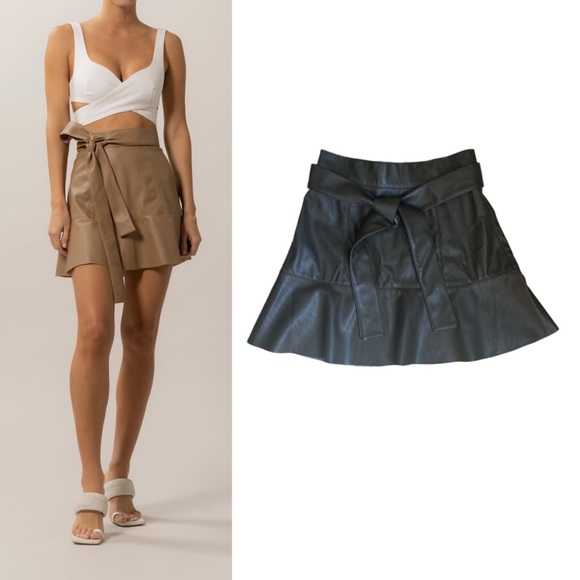 NONchalant Dresses & Skirts - 38. NEW NONchalant Label Katriane High Rise Faux Leather Belted Mini Skirt Green